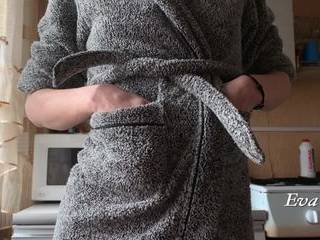 Русскую ебут в жопу кончают в рот
